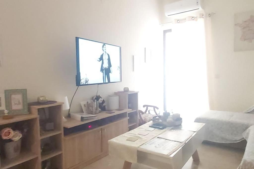 Theano'S Cozy & Quiet Lux Central Flat - Wifi & Full Amenities Патра Екстериор снимка
