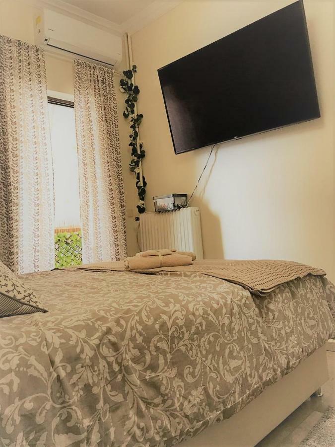 Theano'S Cozy & Quiet Lux Central Flat - Wifi & Full Amenities Патра Екстериор снимка